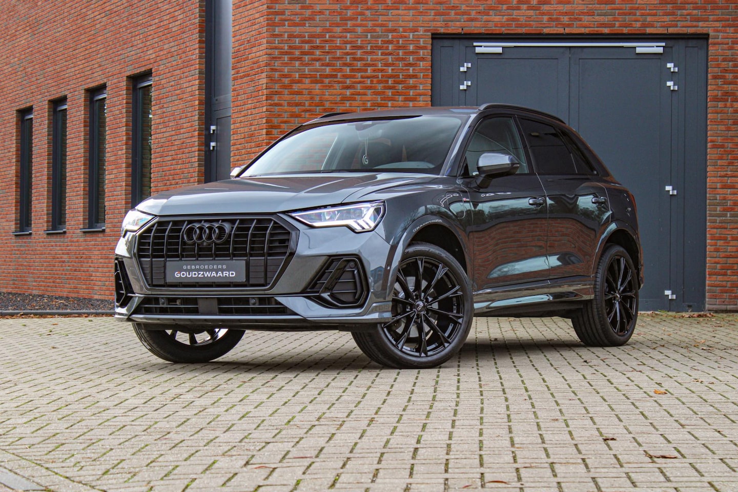 Audi Q3 - 45 TFSI e S edition | SONOS | Trekhaak elek. | Top view | Camera | Matrix - AutoWereld.nl