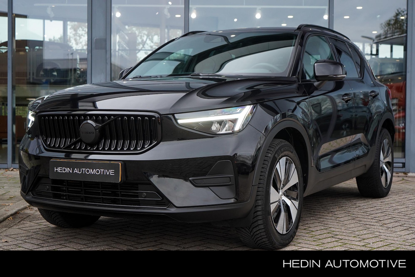 Volvo XC40 - 1.5 T4 Plug-in hybrid Plus Bright | Elek. Stoelen + Geheugen | Stoel & Stuurverwarming | A - AutoWereld.nl