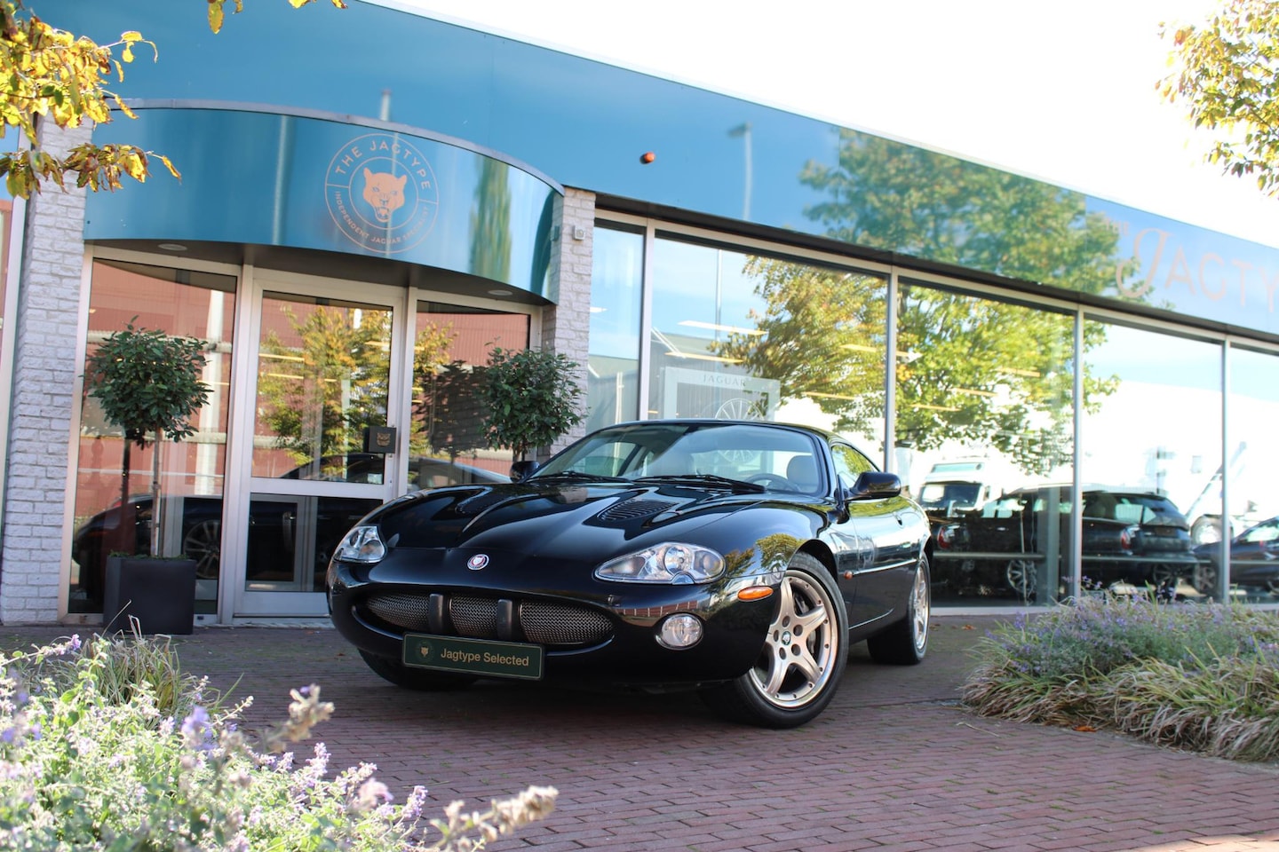 Jaguar XKR - 4.0 V8 Coupé 4.0 V8 Coupé - AutoWereld.nl