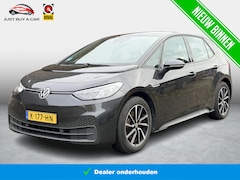 Volkswagen ID.3 - Life 58 kWh Trekhaak / Black Package / Stoelverwarming / Apple Carplay & Android /