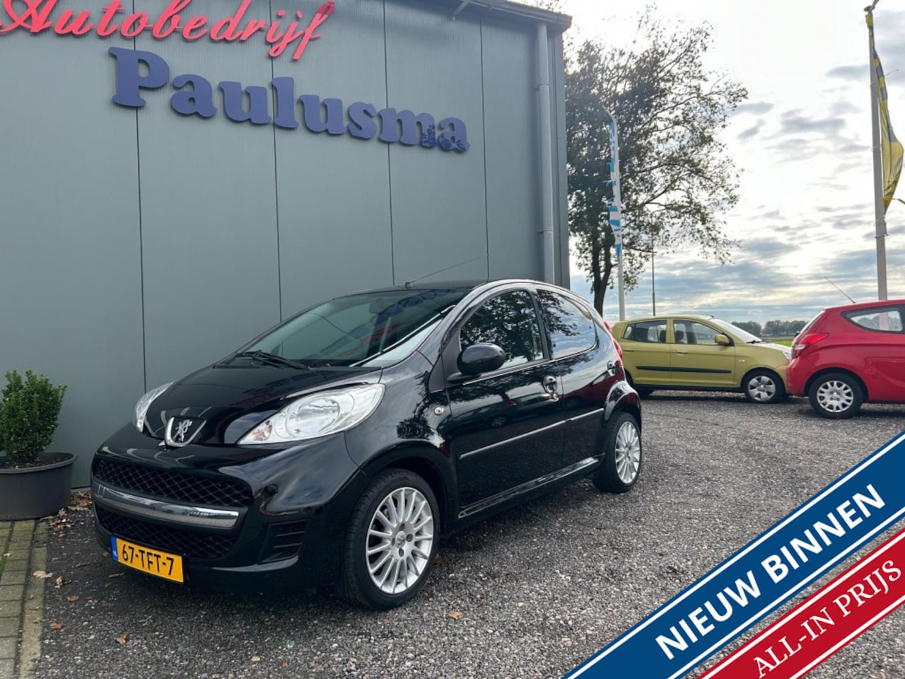 Peugeot 107 - 1.0-12V Black & Sil. Airco|Lm-velgen|5Drs - AutoWereld.nl