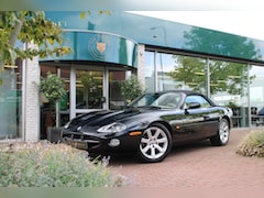 Jaguar XK8 - 4.2 V8 Convertible