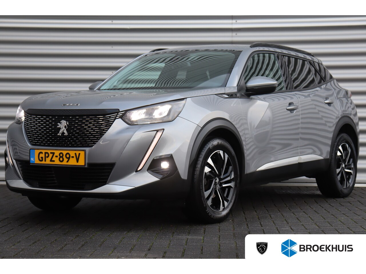 Peugeot 2008 - 1.2 PURETECH 130PK ALLURE PACK / NAVI / LEDER / CLIMA / LED / PDC / 17" LMV / CAMERA / KEY - AutoWereld.nl