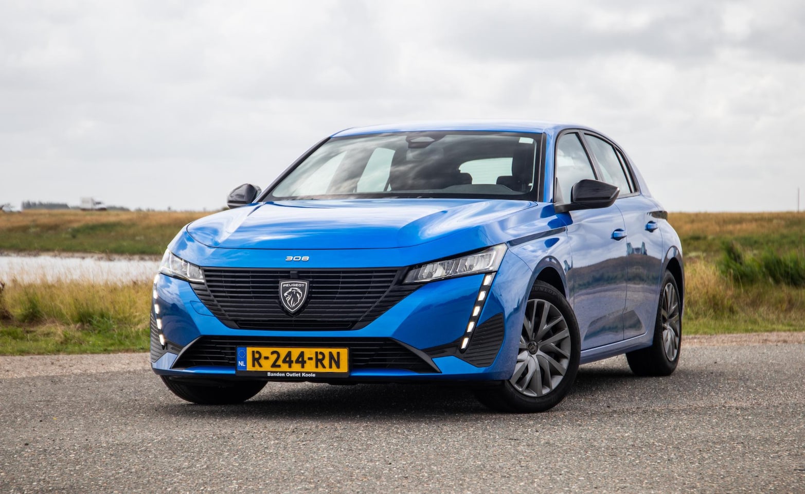 Peugeot 308 - 1.2 PureTech Active Pack Business CARPLAY / AIRCO / CRUISE CONTROLE / NEDERLANDSE AUTO - AutoWereld.nl