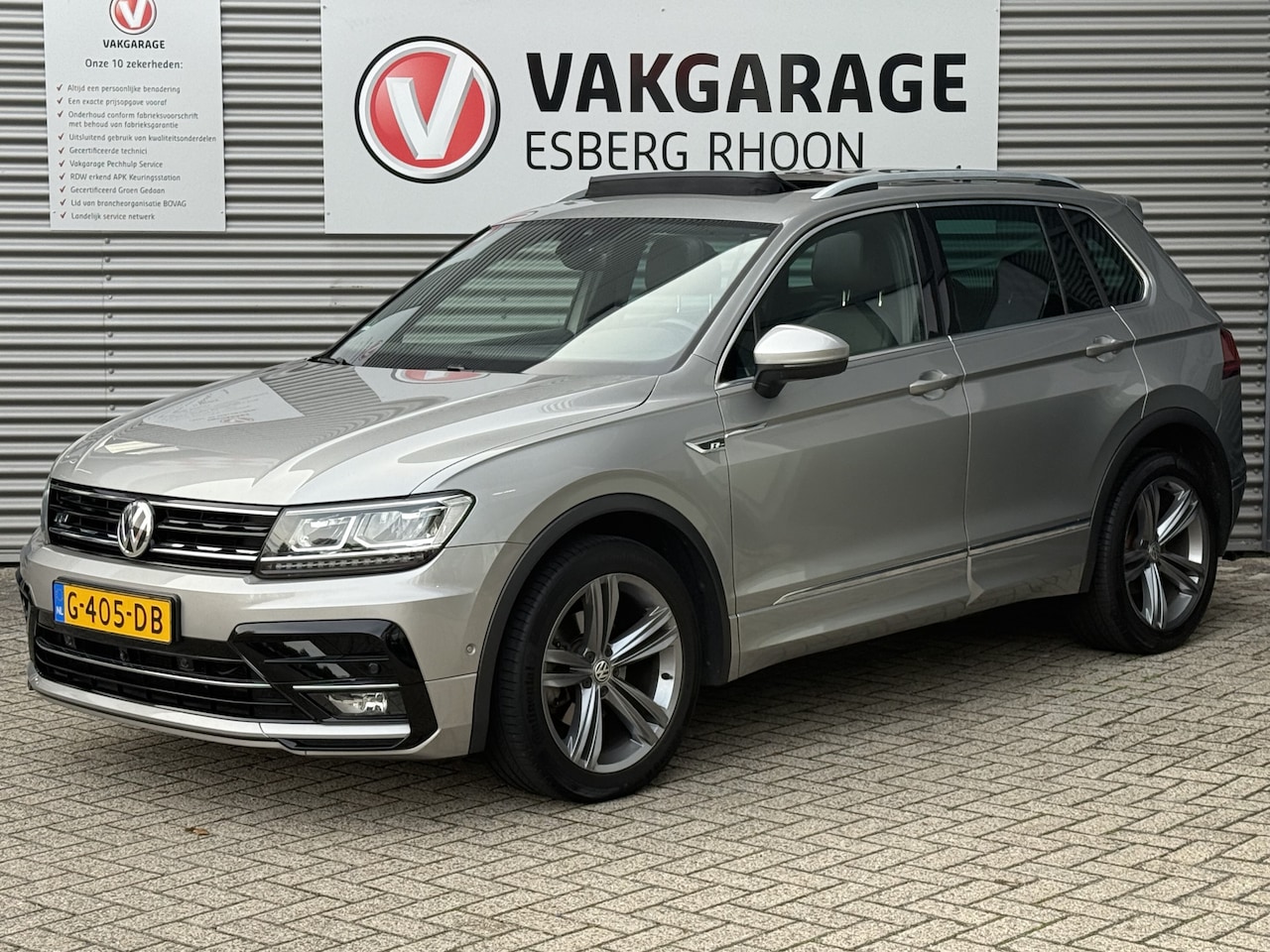 Volkswagen Tiguan - 1.5 TSI ACT 2X R-LINE DSG,2X R-LINE,PANO,NAV/360CAM,DISC.PRO - AutoWereld.nl