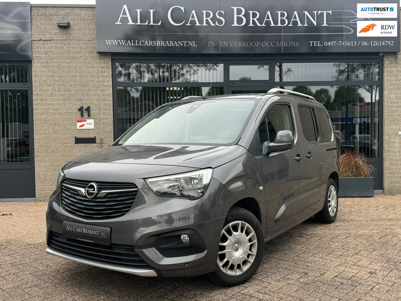 Opel Combo Tour - 1.2 Turbo / panoramdak / navi / stoel en stuur verwarming - AutoWereld.nl