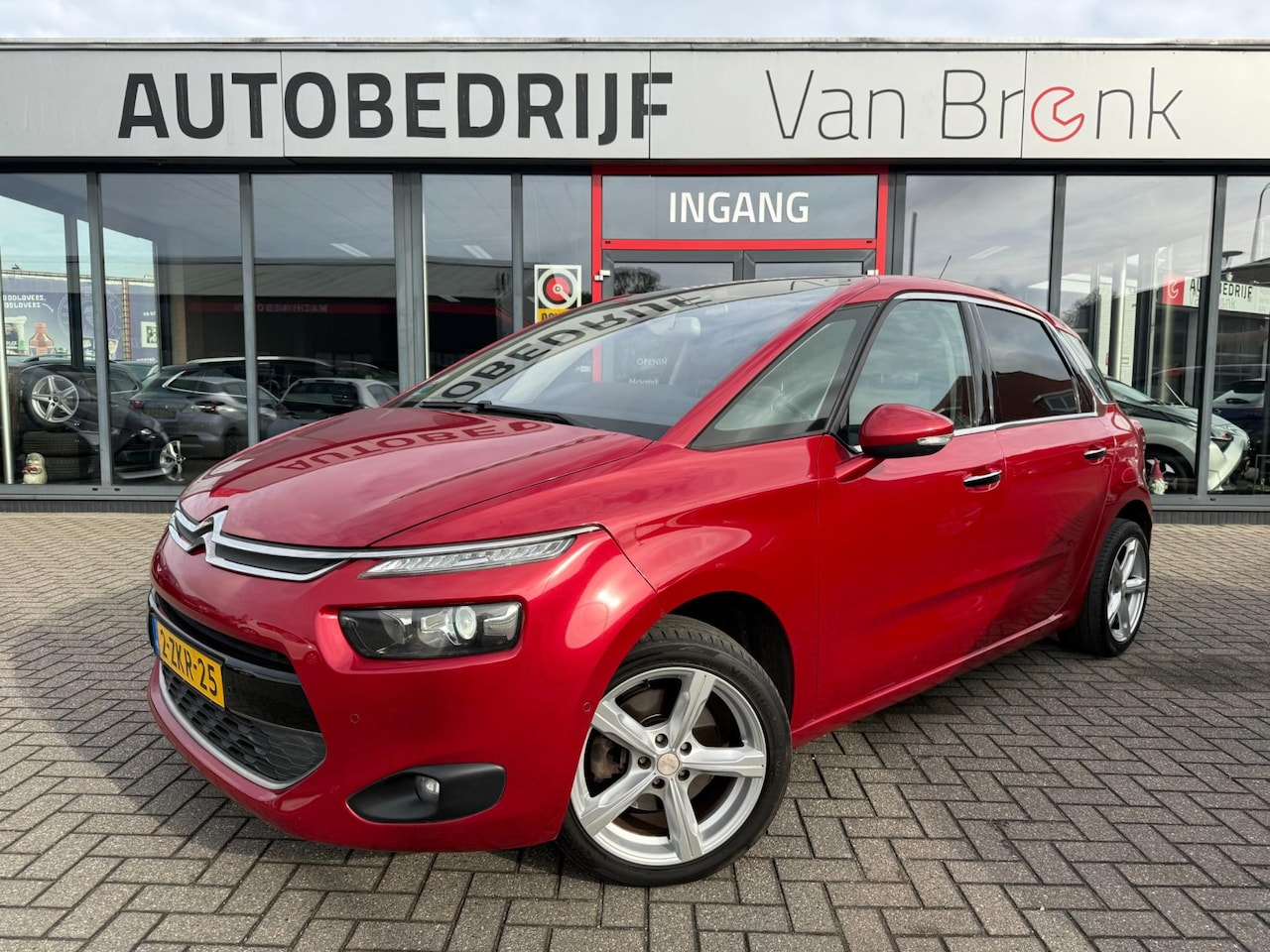 Citroën C4 Picasso - 1.6 THP Exclusive | Camera | Trekhaak - AutoWereld.nl