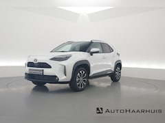 Toyota Yaris Cross - 1.5 Hybrid 130 Teamplayer | Pearl White parelmoer | Winter pack | Safety Pack | Adapt. Cru