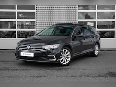 Volkswagen Passat Variant - 1.4 TSI PHEV GTE Business 218pk | Panorama dak | Privacy glass | Navigatie | App connect |