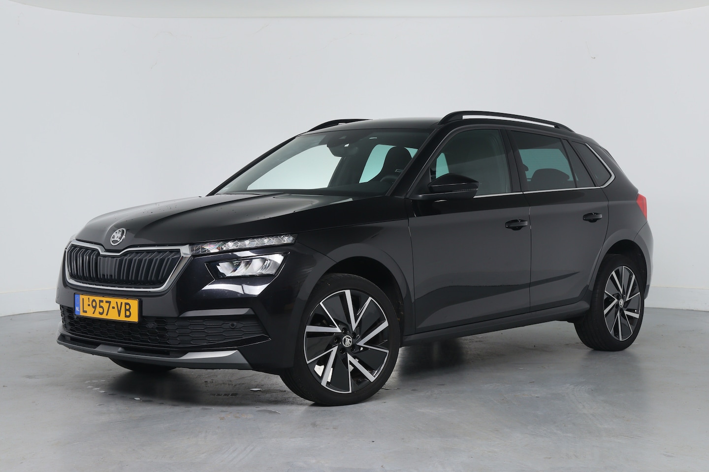 Skoda Kamiq - 1.0 TSI Business Edition | Automaat | Panoramadak | Keyless | Climate Control | Camera | V - AutoWereld.nl