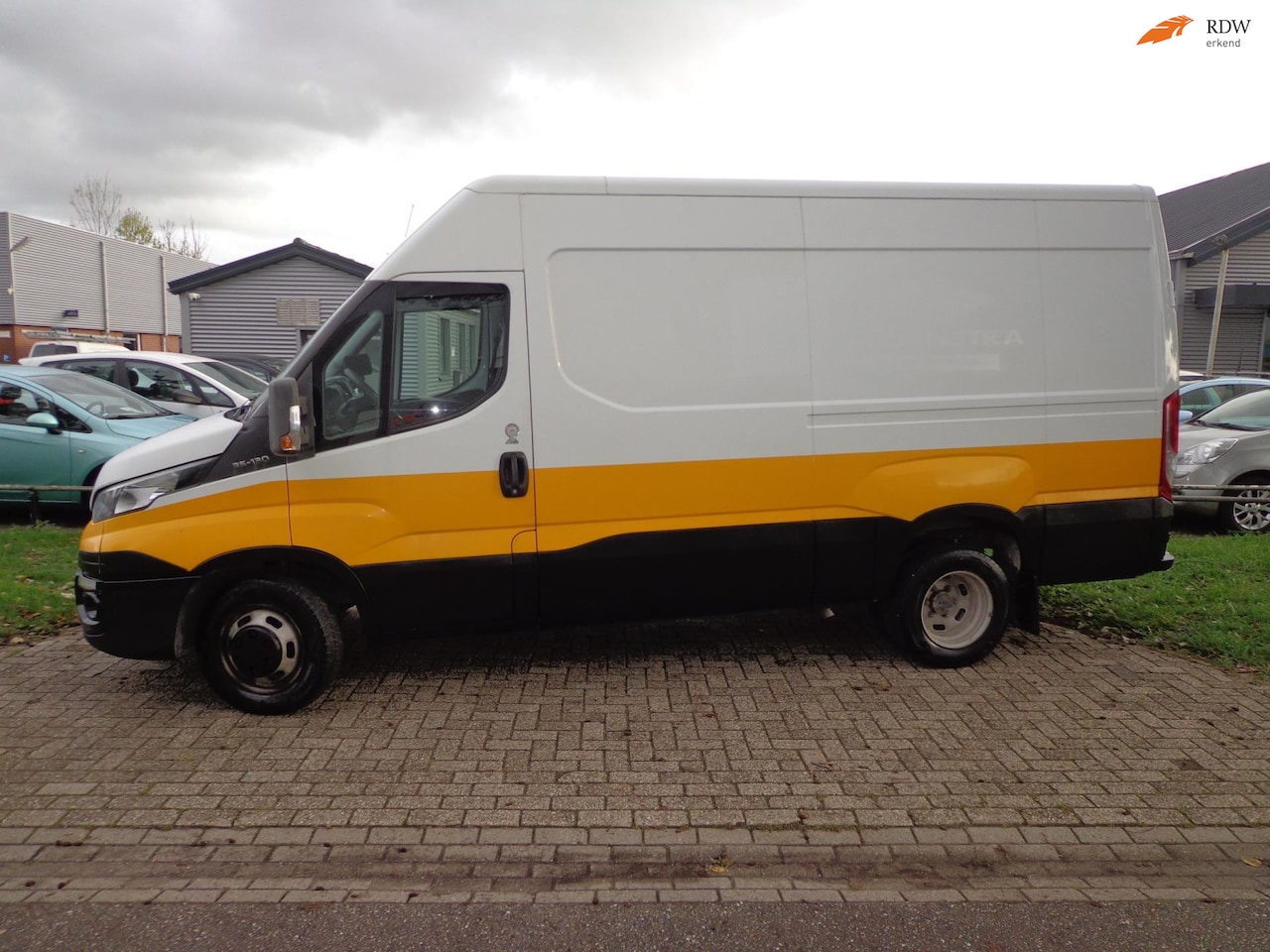 Iveco Daily - 35C13V 2.3 352 H3 L ! DUBBELLUCHT ! - AutoWereld.nl
