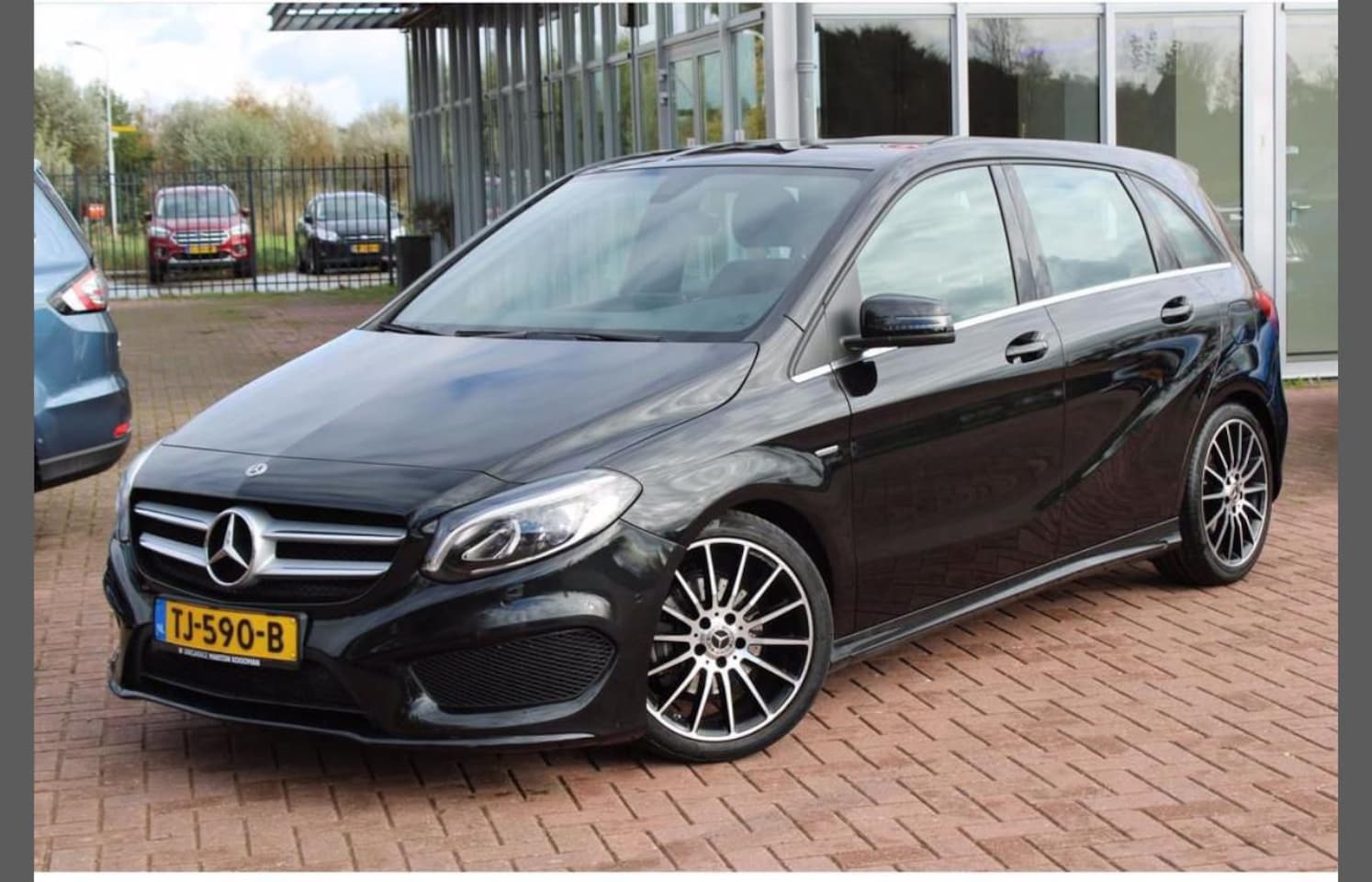 Mercedes-Benz B-klasse - 180 AMG AUTOMAAT 7G-DCT 122PK APPCarpl./NAVI/P-CAM /TREKHAAK/LED/2XPDC/S&S/18INCH.AMG - 2 - AutoWereld.nl