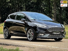 Ford Fiesta - 1.5 EcoBoost ST-3 | Panorama | Clima | Cruise | CarPlay | Metalic | PDC | 1e eigenaar |