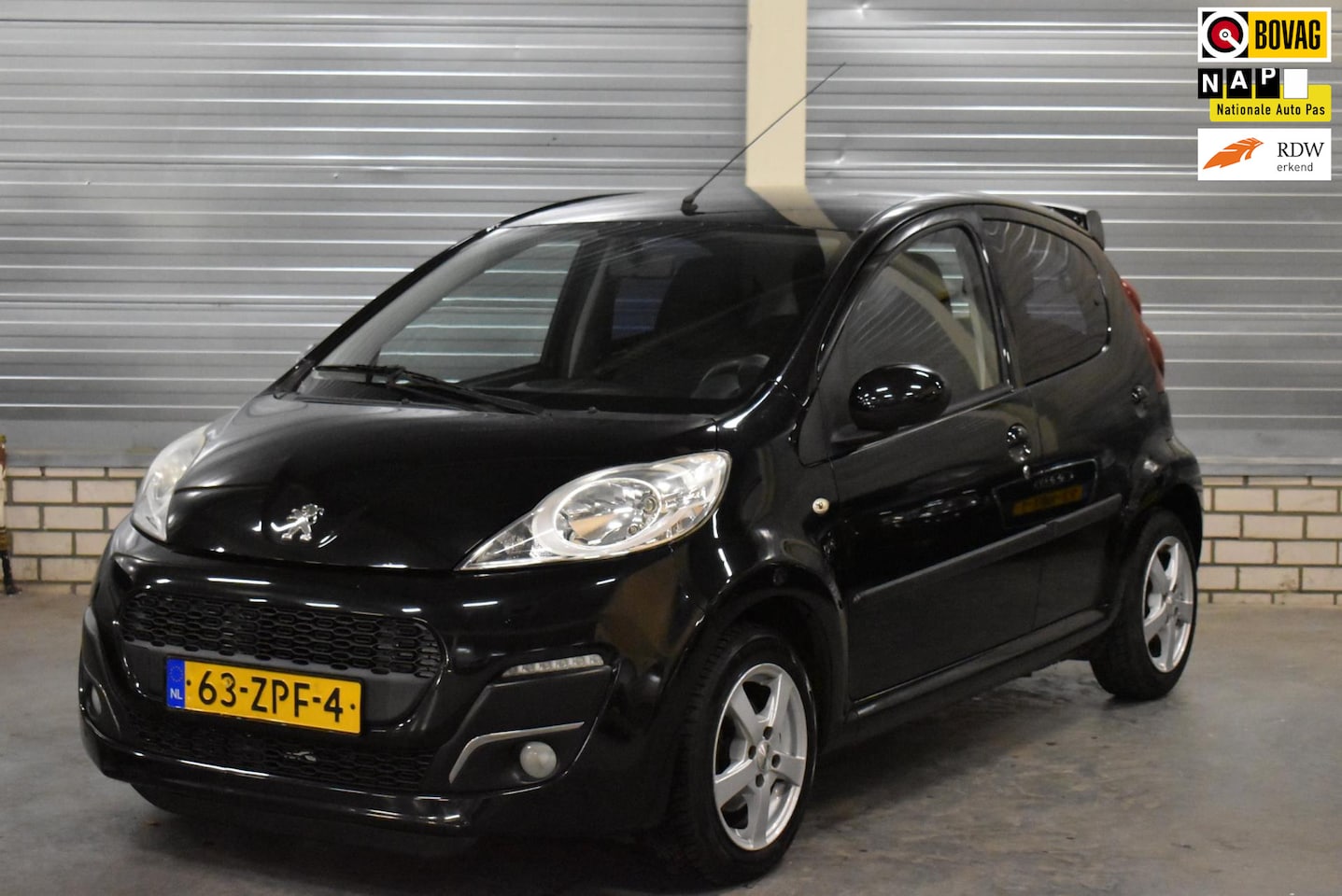 Peugeot 107 - 1.0 Active + Led|Airco|Sport Velgen|Spoiler| - AutoWereld.nl