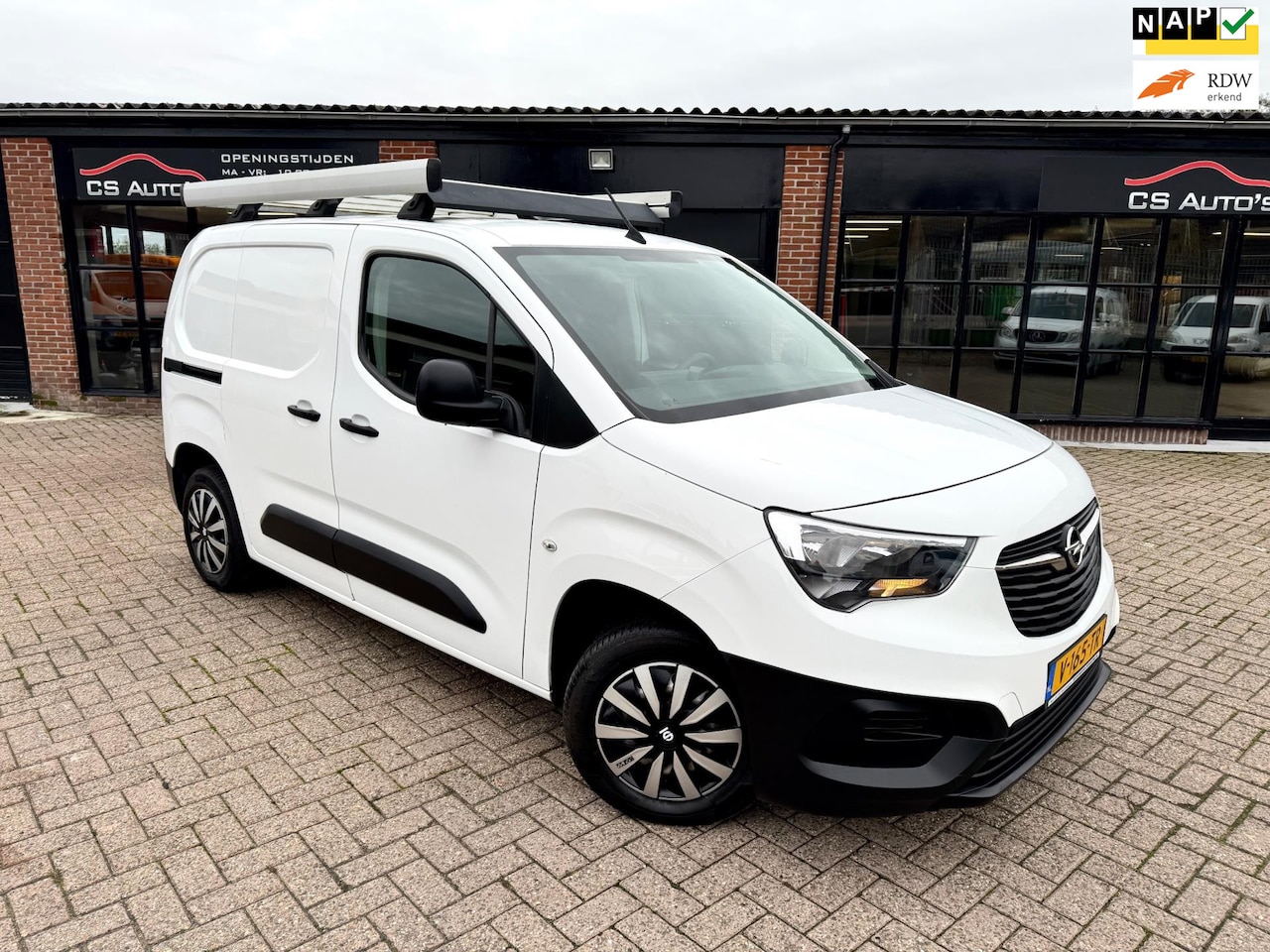 Opel Combo - 1.6D Edition|euro6|airco|cruise.control|trekhaak|nette bestel auto - AutoWereld.nl