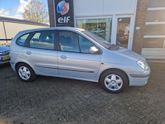 Renault Scénic - 1.8-16V ''Air'' Leder - Clima - Trekhaak - Apk 28-10-2026