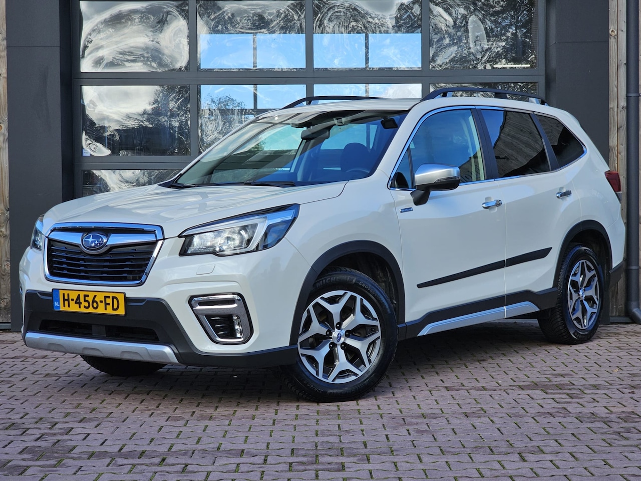 Subaru Forester - 2.0i e-BOXER Luxury | Automaat | Trekhaak | Elek. klep | X Mode | ACC | Stoelverwarming | - AutoWereld.nl