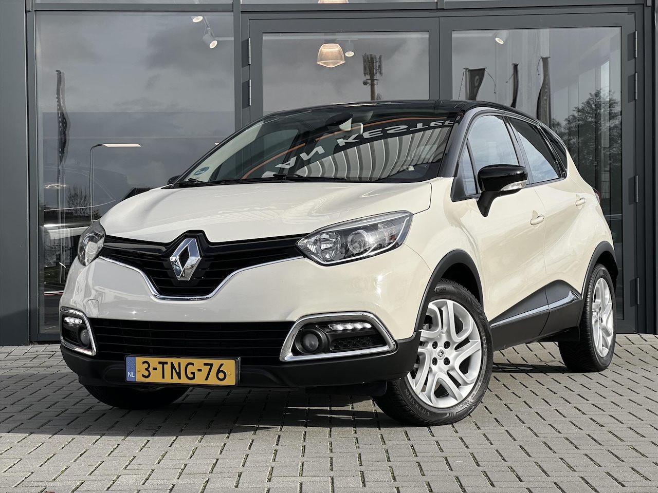 Renault Captur - TCe 90pk Dynamique / Trekhaak / All seasonbanden - AutoWereld.nl