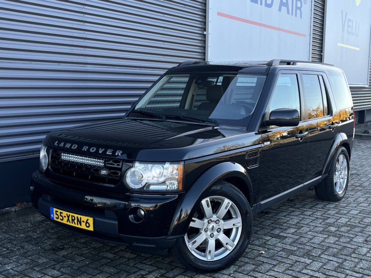 Land Rover Discovery - 3.0 SDV6 HSE 300PK+ / Pano / *NAP* / NW APK / Trekhaak - AutoWereld.nl