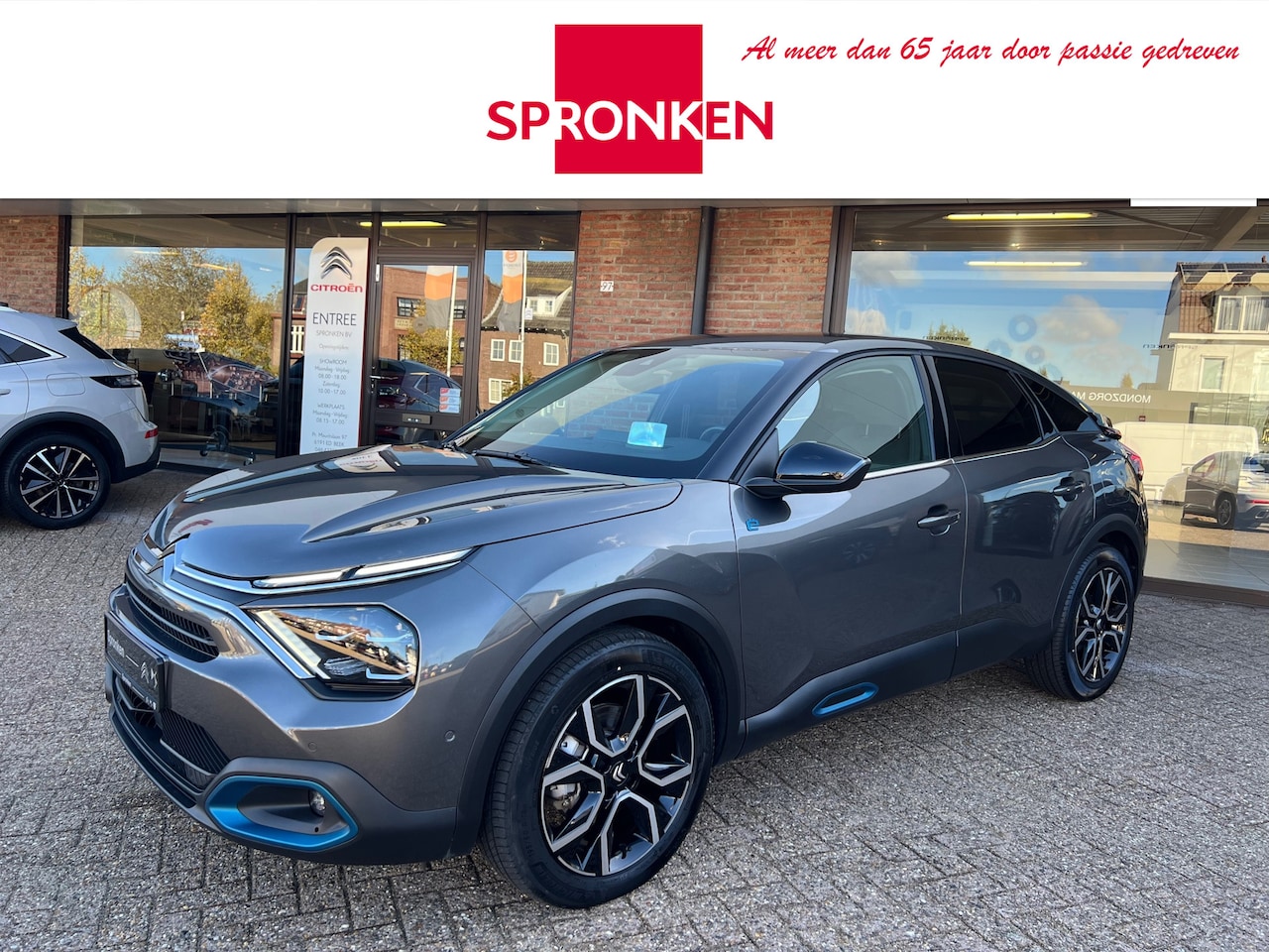 Citroën Ë-C4 - Shine 54 kWh Navi-Camera-Headup-Keyless-Stoelverwarming-Pdc voor - AutoWereld.nl