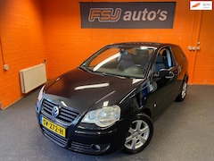 Volkswagen Polo - 1.2 / 3 DEURS / SPORTLINE / AIRCO / APK 14-10-2026