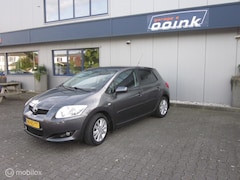Toyota Auris - 1.6-16V Luna Business