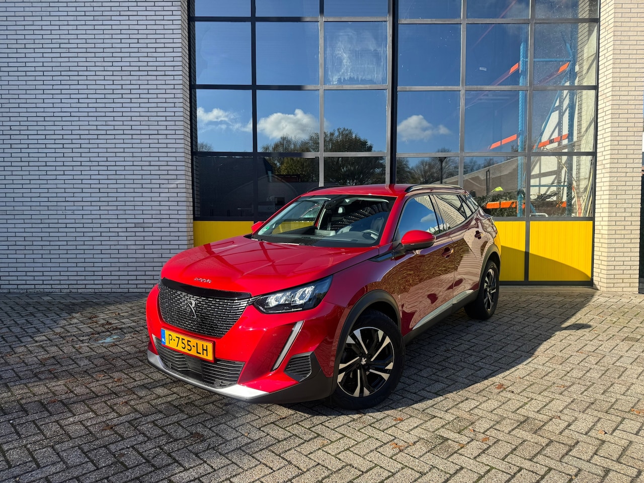 Peugeot 2008 - 4 seizoenen banden, Camera, Full led verlichting - AutoWereld.nl