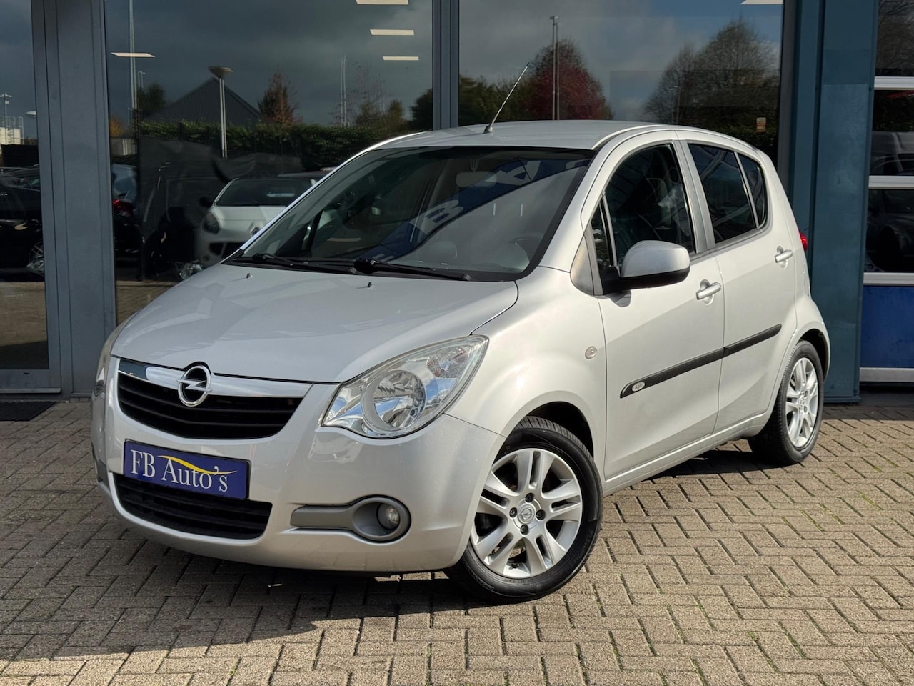 Opel Agila - 1.2 Edition Airco Lmv Stuurbekr. - AutoWereld.nl