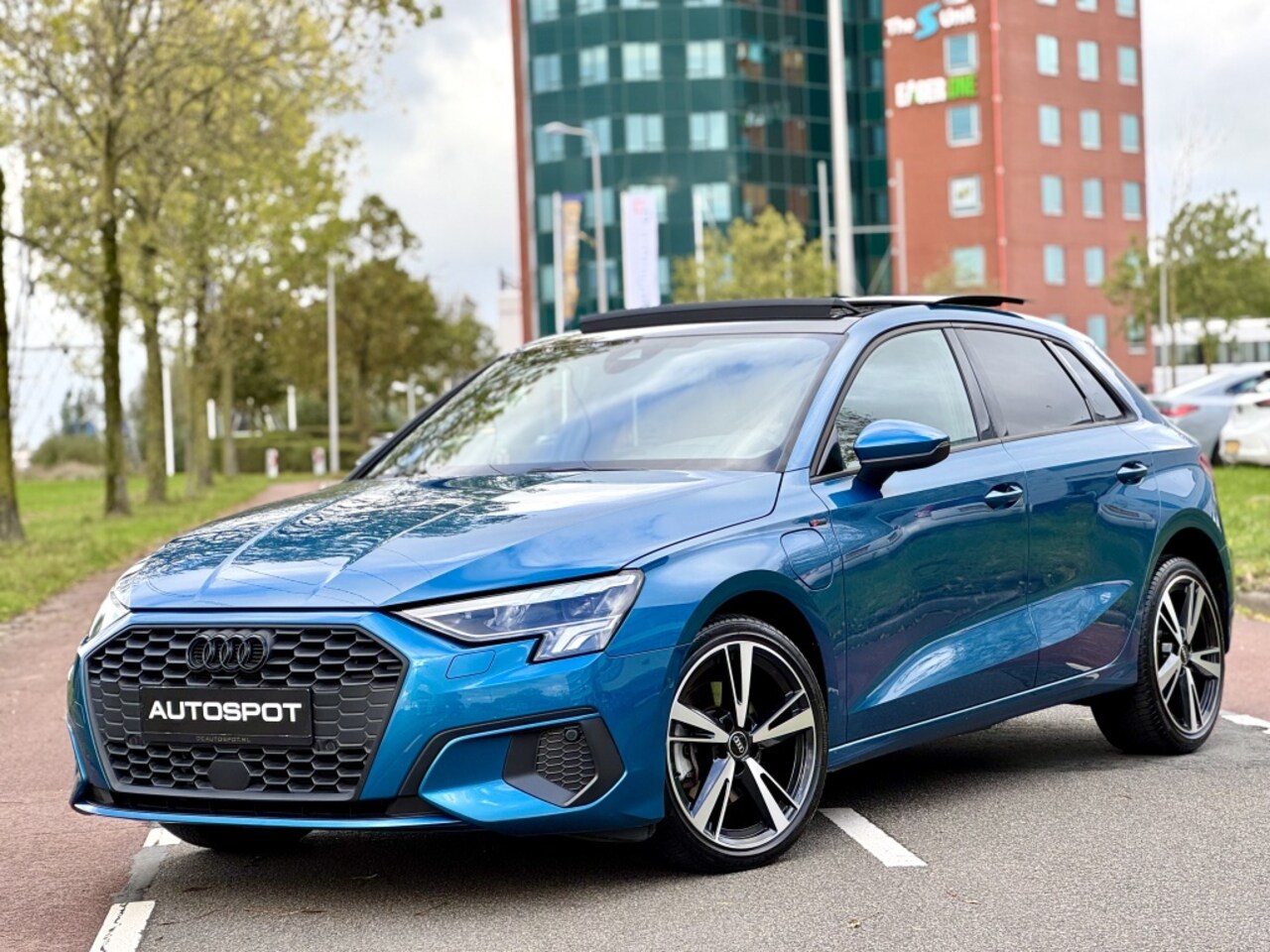 Audi A3 Sportback - 40 TFSI e S-Line Black Ed. Pano HUD Leder Camera - AutoWereld.nl