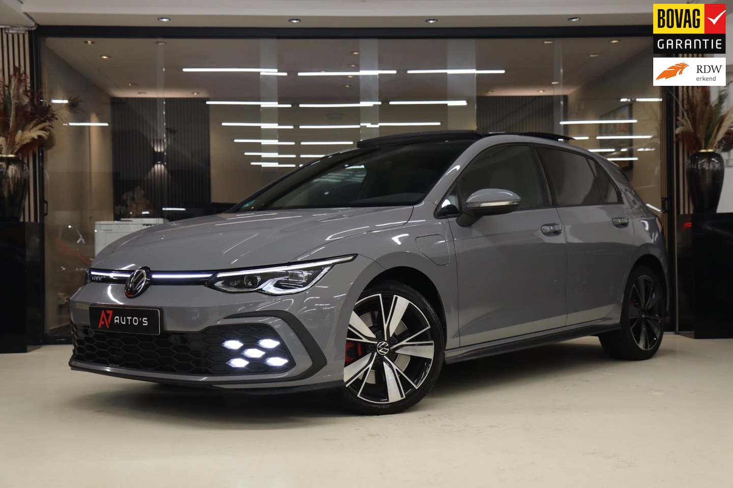 Volkswagen Golf - 1.4 eHybrid GTE /PANO/IQLIGHT/CAM/CARPLAY/ACC/LANE ASSIST/VOL - AutoWereld.nl