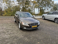 Volvo V70 - 1.6 T4 Nordic+ AUTOMAAT TREKHAAK STANDKACHEL STOELVERWARMING