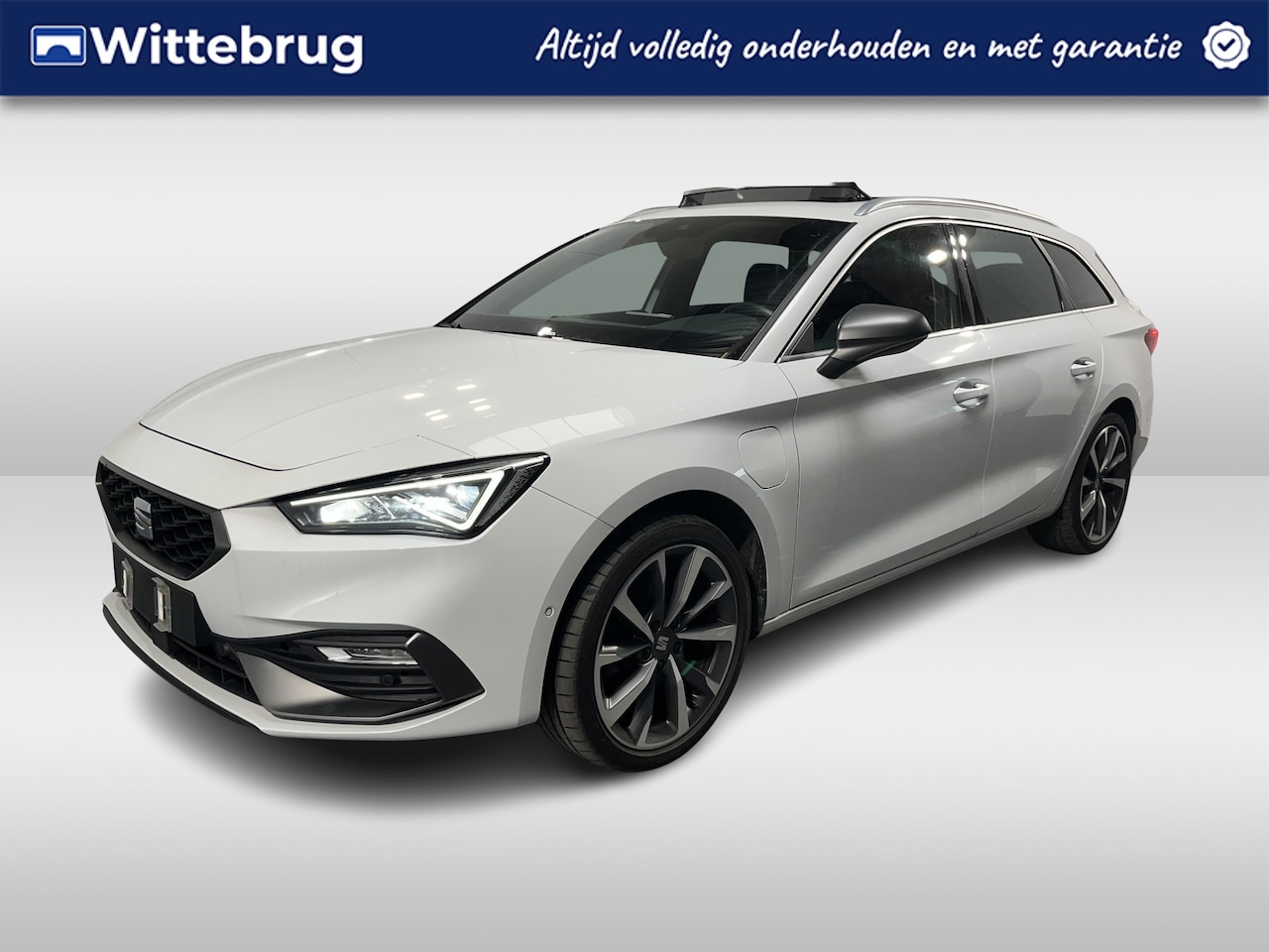 SEAT Leon Sportstourer - 1.4 TSI eHybrid PHEV FR Business Intense / AUTOMAAT/ PANO/ FULL LINK/ PARK. SENSOREN + CAM - AutoWereld.nl