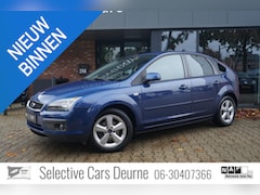 Ford Focus - 1.8-16V Ambiente , Nieuwe APK, Airco, Stoelverwarming, PDC, Navi