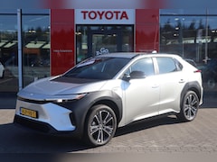 Toyota bZ4X - 71KWH NIEUW VOORRAAD WARMTEPOMP 3-FASE 150 kW-LADEN 20" LM-VELGEN CAMERA KEYLESS CLOUD NAV