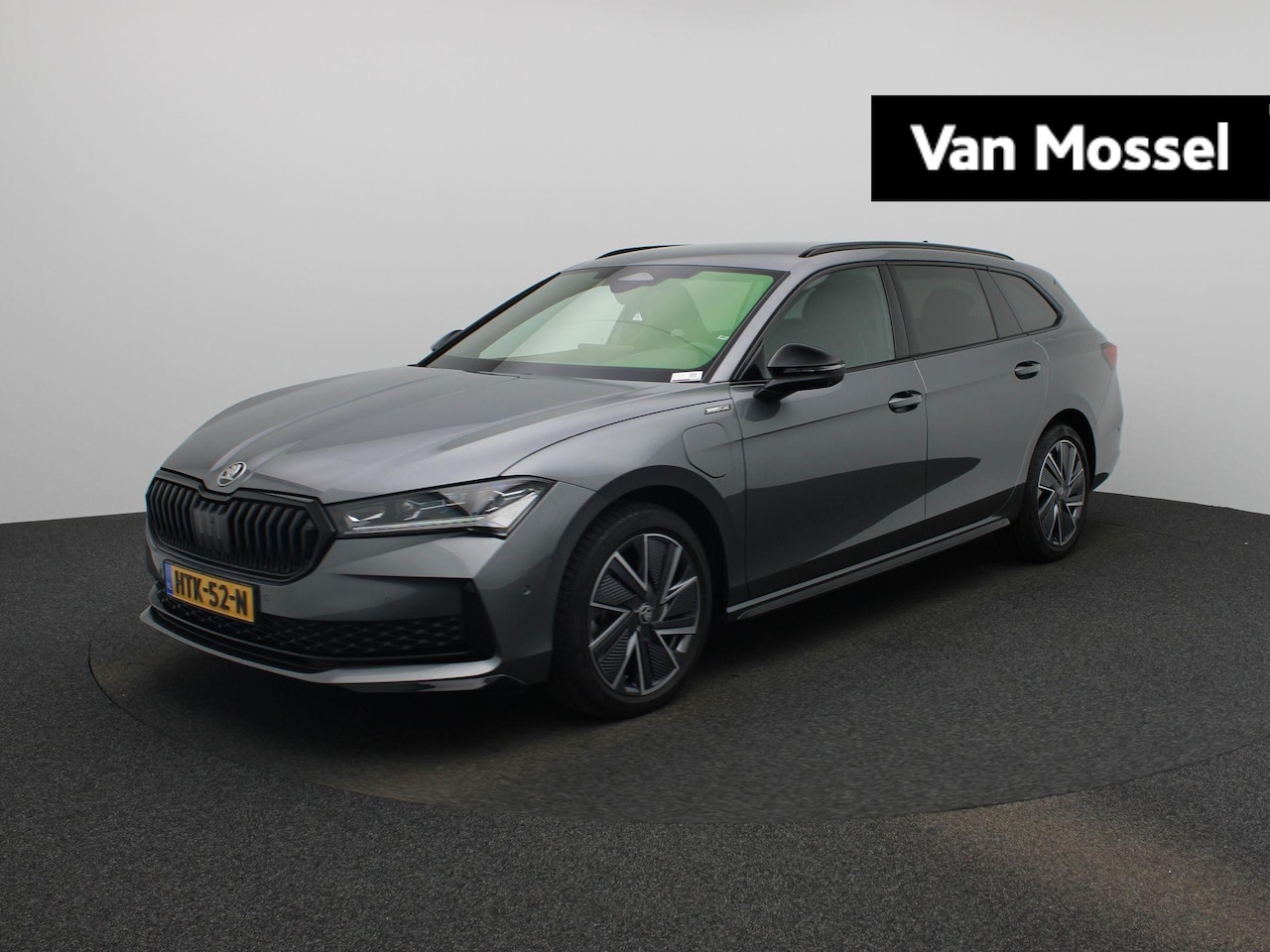 Skoda Superb Combi - 1.5 TSI PHEV Sportline Business Wegklapbare trekhaak | Winterpakket | Travel Assist Pakket - AutoWereld.nl
