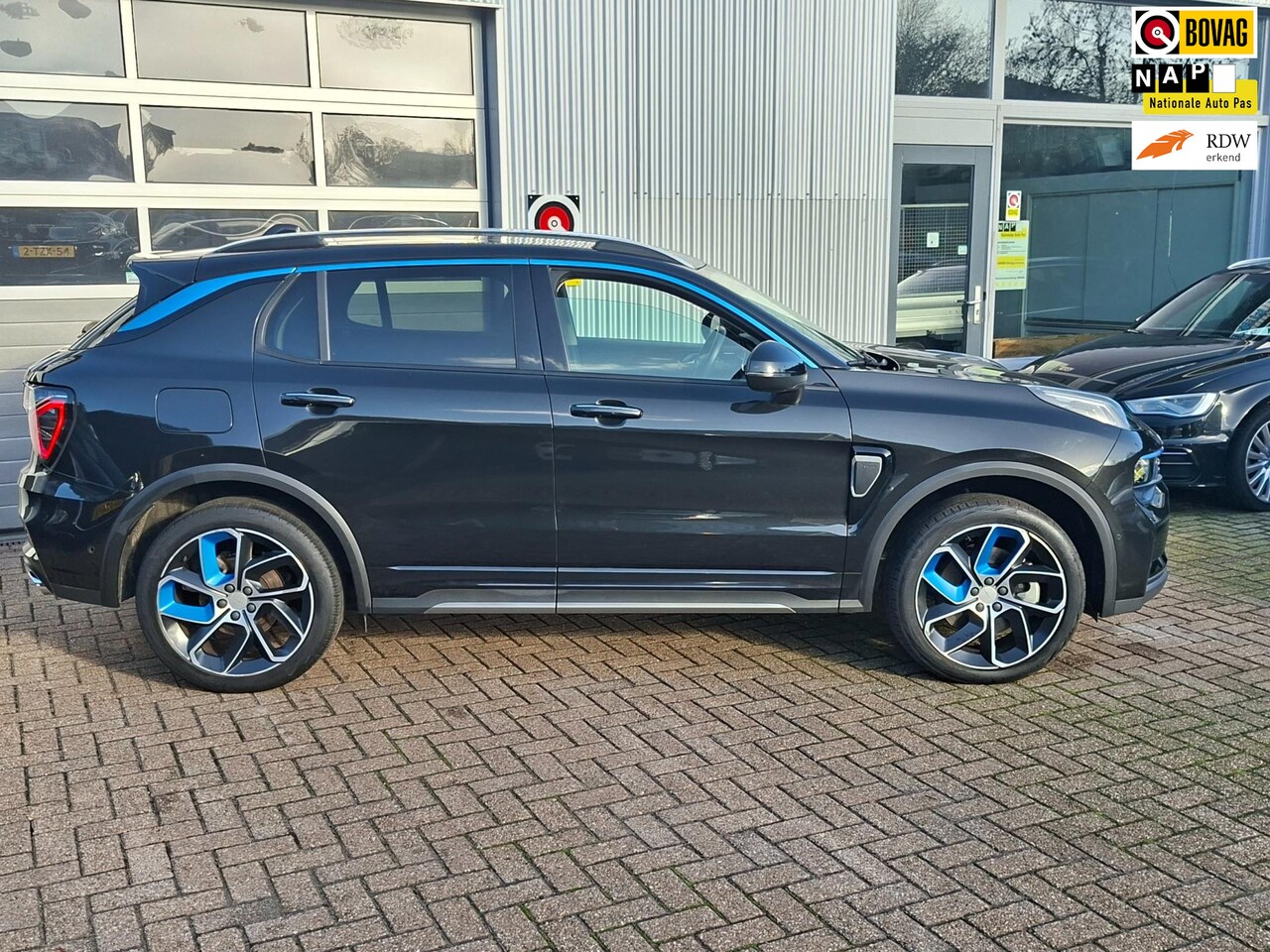 Lynk & Co 01 - 1.5 Plug-In Panodak CarpLay Black - AutoWereld.nl