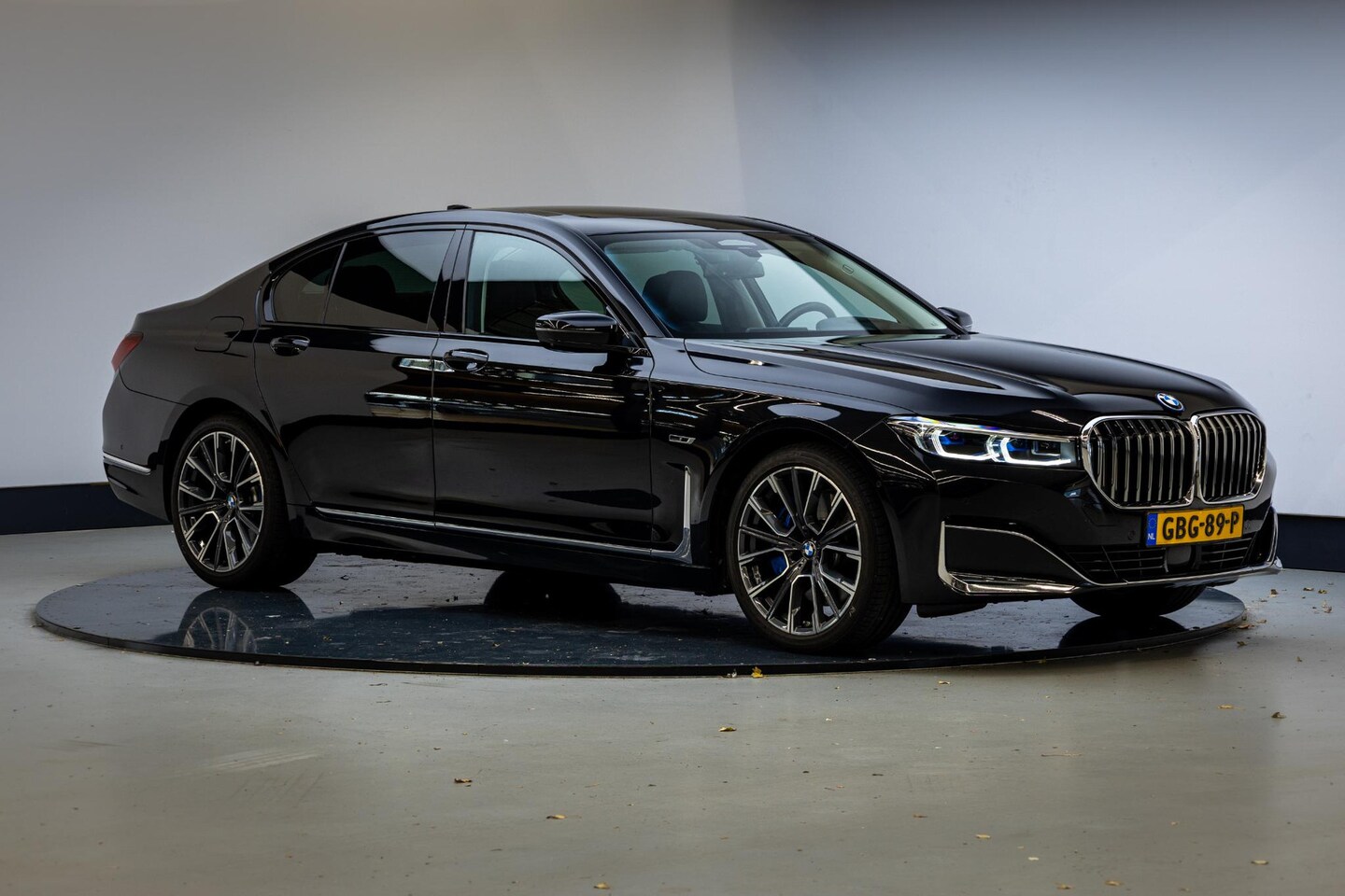 BMW 7-serie - 745e High Executive | Driving Assistant Professional | 360 Camera | Massage | - AutoWereld.nl