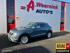 Volkswagen T-Roc - 1.5 TSI Life Business IQ drive Camera Trekhaak 12375km
