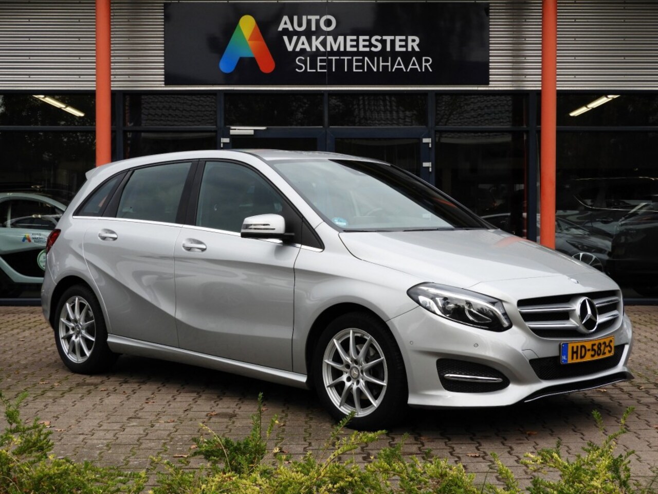 Mercedes-Benz B-klasse - 180 AUTOMAAT CAMERA AMBITION - AutoWereld.nl