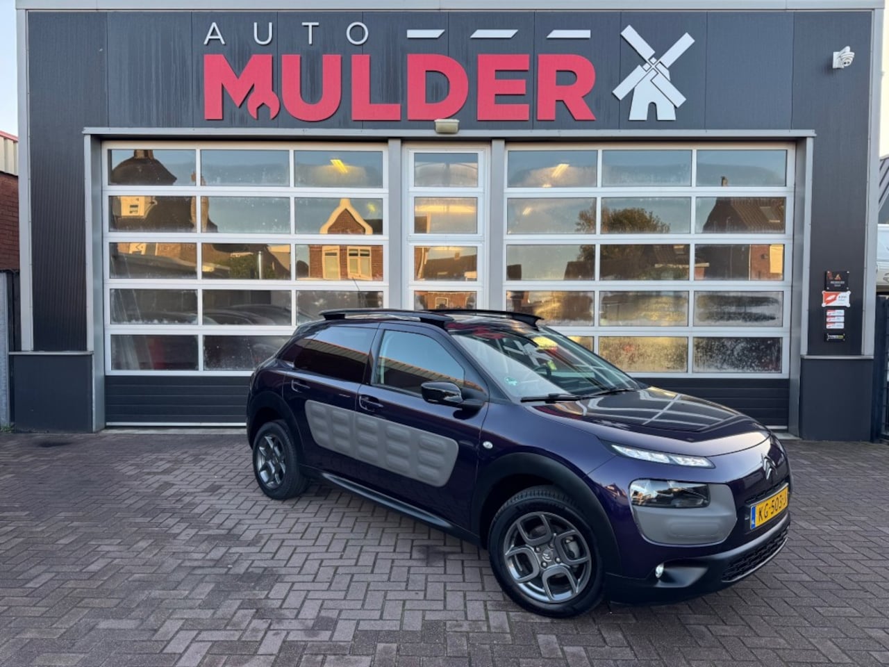 Citroën C4 - 1.2 PURETECH SHINE / AUTOMAAT! / CRUISECONTROL / NAVI / CAMERA! - AutoWereld.nl