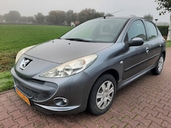 Peugeot 206 - 1.4 75pk Airco Schade rechts achter