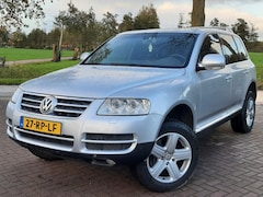Volkswagen Touareg - 4.2 V8 4WD Automaat Airco Cruise-control Leer