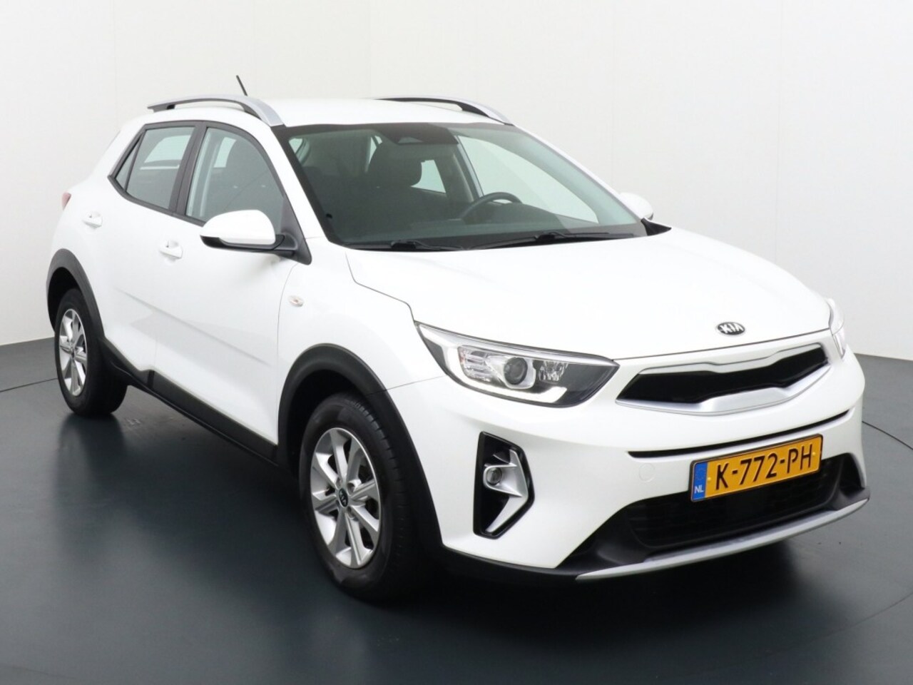Kia Stonic - 1.0T GDI AIRCO.CARPLY ,LMV,CRUISE,A CAMERA - AutoWereld.nl