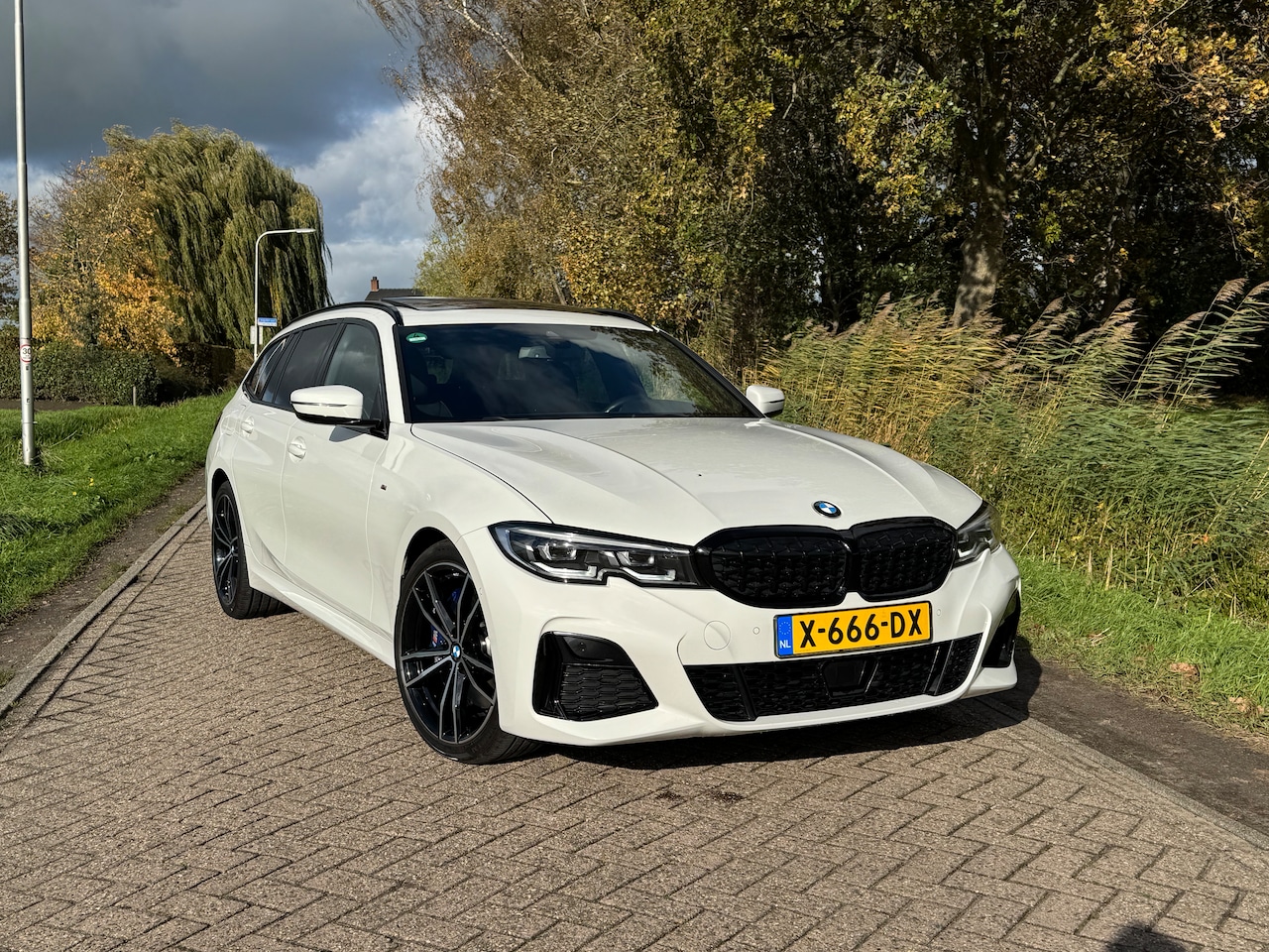 BMW 3-serie Touring - M340i xDrive High Executive - AutoWereld.nl
