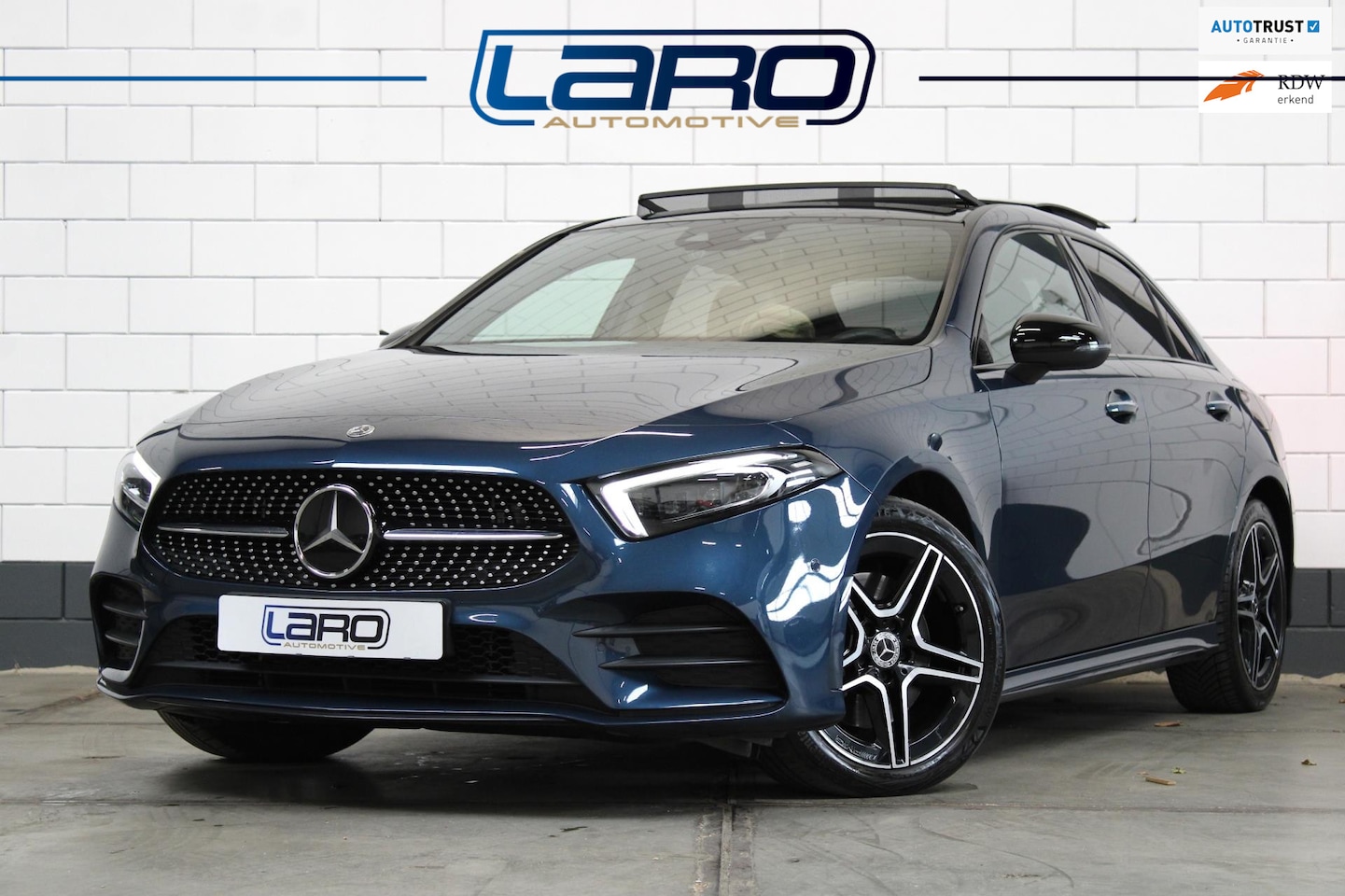 Mercedes-Benz A-klasse - 250 e AMG Limousine | Pano Night Sfeer ACC Cam Wide CarPlay Multibeam Keyless - AutoWereld.nl