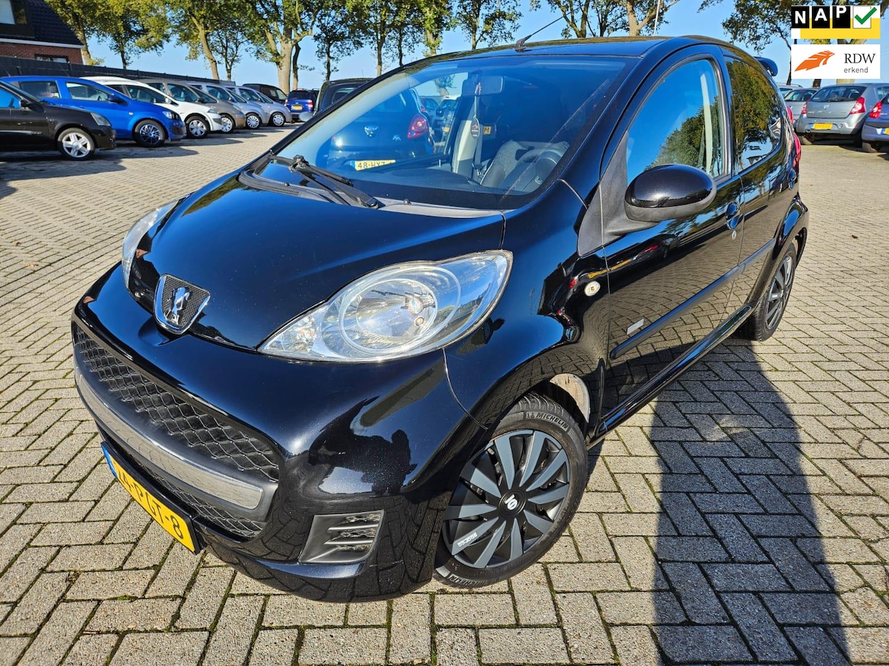 Peugeot 107 - 1.0-12V Millesim 200 5 Drs 2011. Airco/Elektrische ramen/CV/Spoiler etc.. APK 08-2026 - AutoWereld.nl