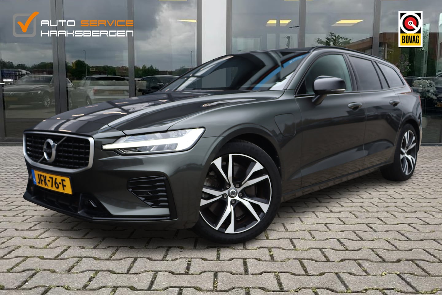 Volvo V60 - 2.0 T6 Twin Engine AWD R-Design | Pano | Camera | H/K | Memory | - AutoWereld.nl