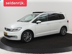 Volkswagen Touran - 1.5 TSI Highline | 1e eigenaar | Panoramadak | Stoelverwarming | Trekhaak | Massage | Carp