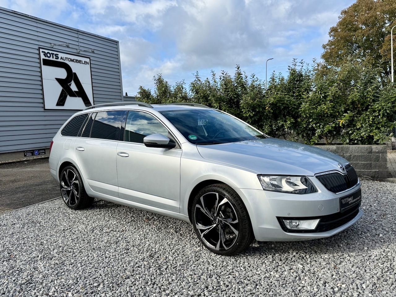 Skoda Octavia Combi - TSI 6-Bak Ambition Navi|Cruis|PDC|Media Zilver - AutoWereld.nl