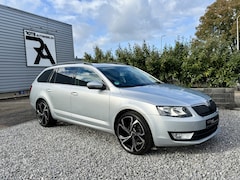 Skoda Octavia Combi - TSI 6-Bak Ambition Navi|Cruis|PDC|Media Zilver